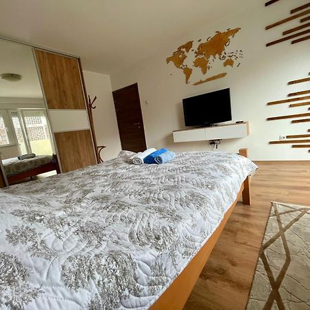 Luxury City Center Apartment Скопье Экстерьер фото